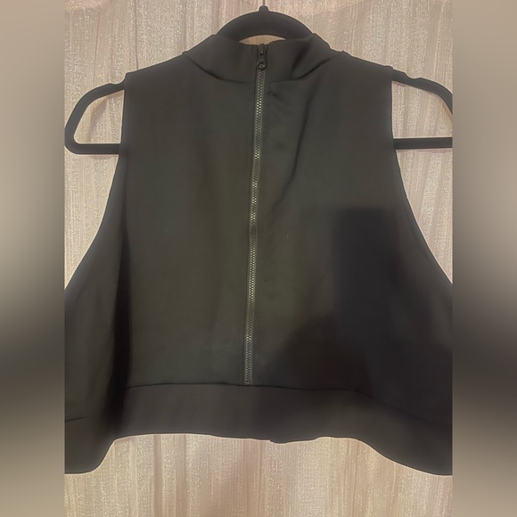 Forest Ink Black Buckle Mesh Crop Top - Picture 4 of 5